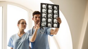 Évolution du salaire d'un neurochirurgien avec l'expérience
