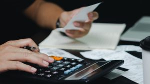 Comprendre la grille de salaire : déterminer son niveau et échelon